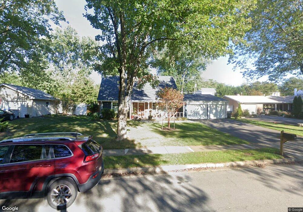 4411 Manor Hall Ln, Fairfax, VA 22033 - photo 1