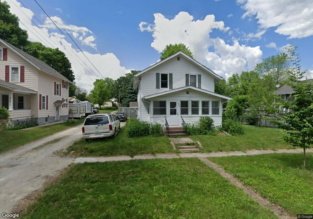 809 W 3rd St, Cedar Falls, IA 50613 - photo 1