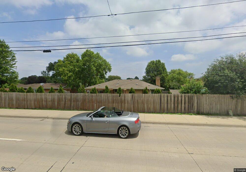 1350 Shagbark Dr, Des Plaines, IL 60018 - photo 1