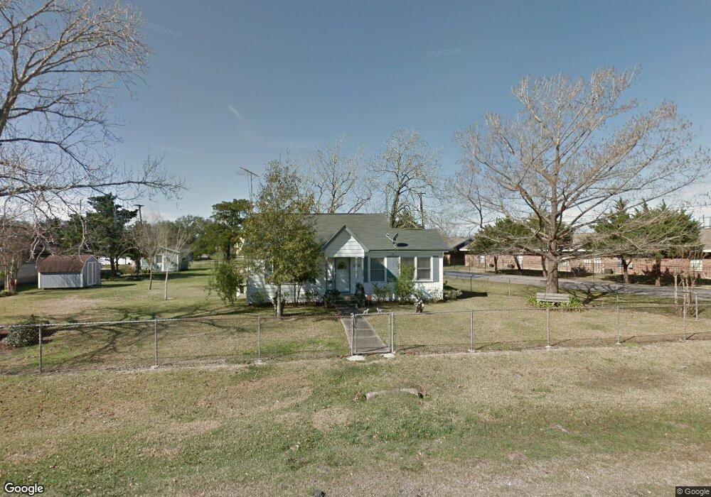 900 Avenue H, Bay City, TX 77414 - photo 1