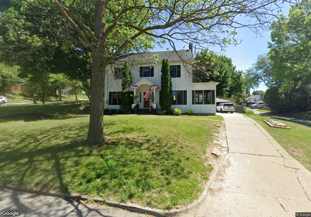 946 Knapp St NE, Grand Rapids, MI 49505 - photo 1