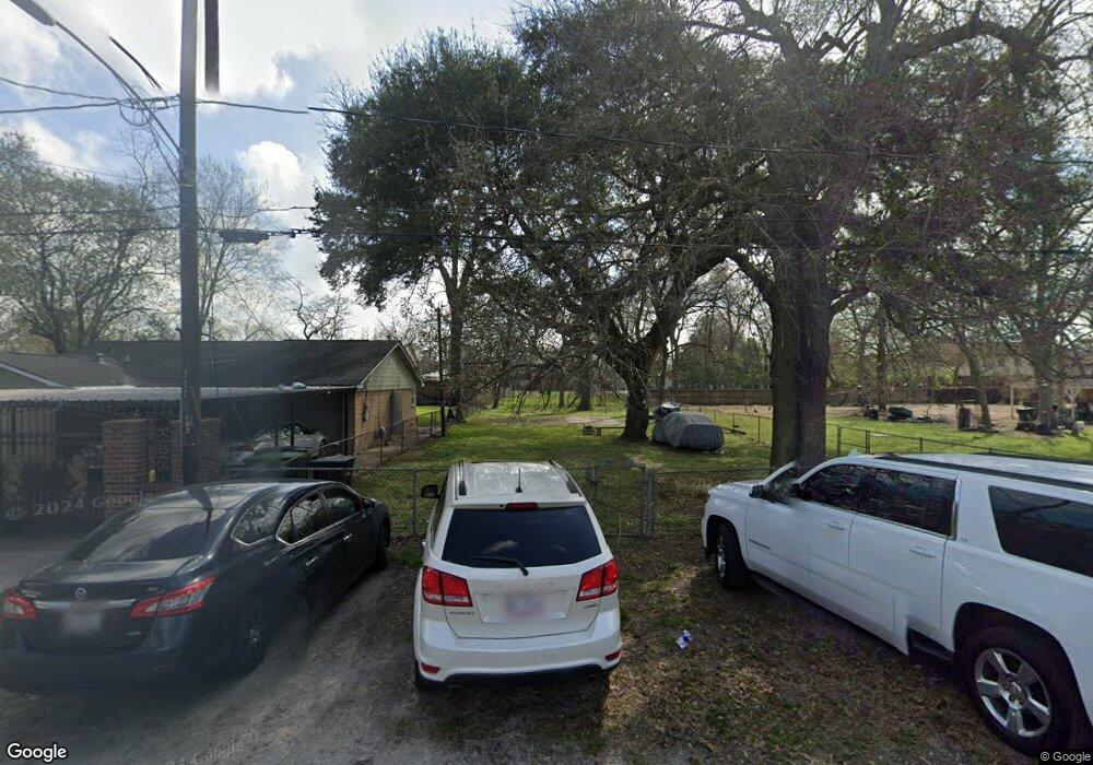 920 De Boll St, Houston, TX 77022 - photo 1