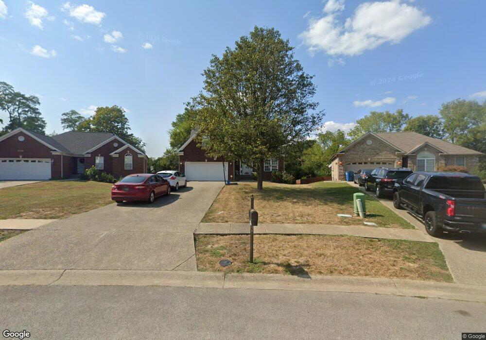 9112 Fox Chase Rd, Louisville, KY 40228 - photo 1