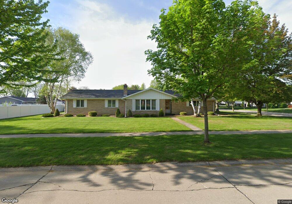 411 E Vates St, Frankenmuth, MI 48734 - photo 1