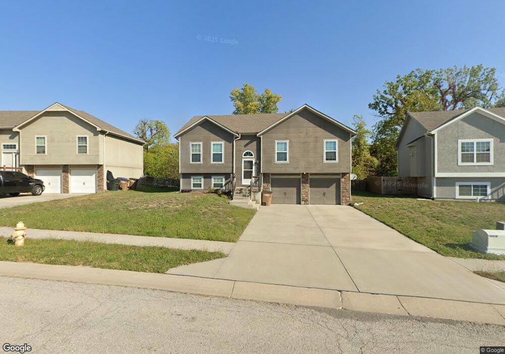 589 Kreisel Dr, Raymore, MO 64083 - photo 1