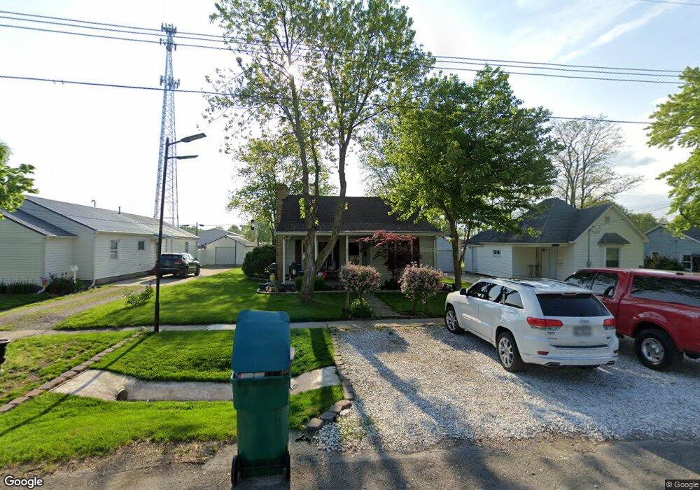 636 S 21st St, Mattoon, IL 61938 - photo 1