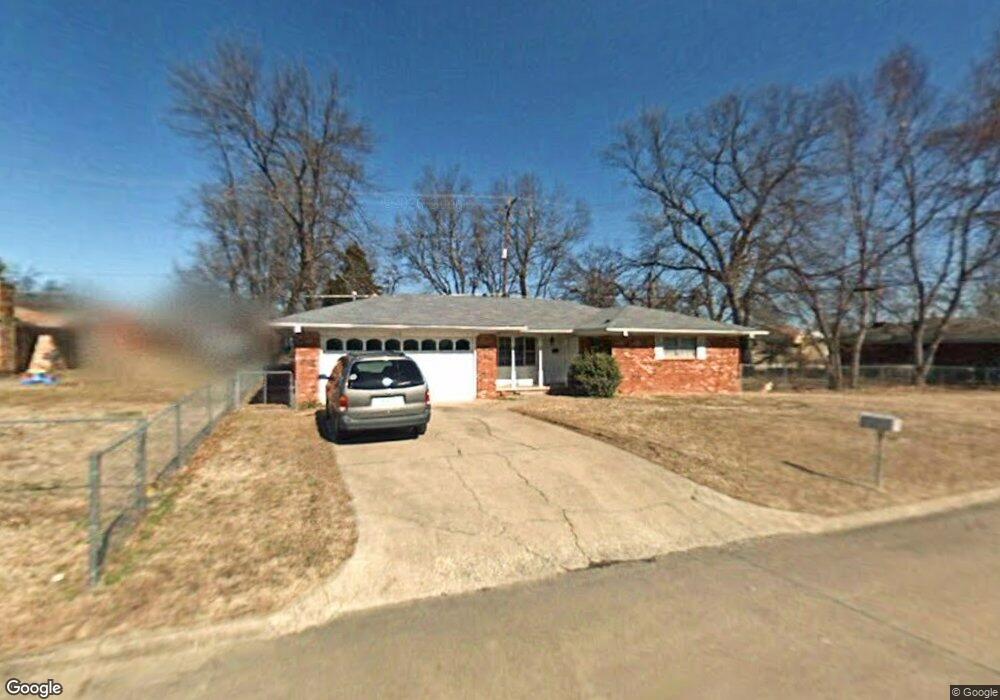 1112 Robin Rd, Claremore, OK 74017 - photo 1