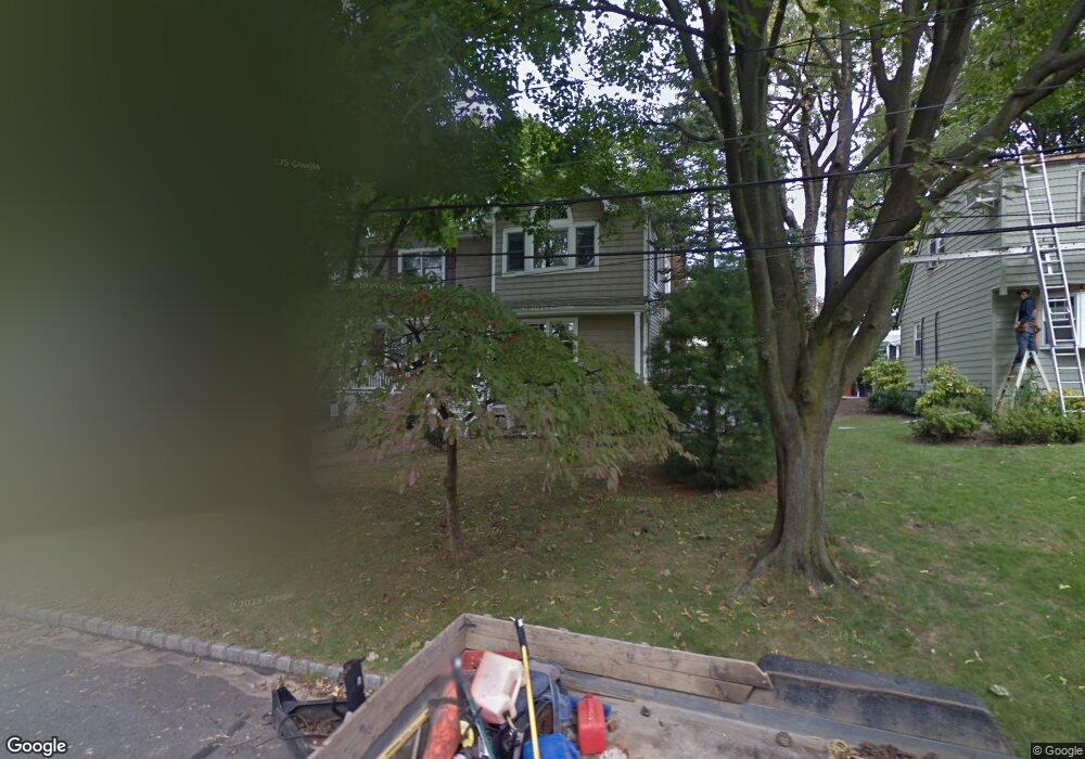 15 Arbor St, Great Neck, NY 11021 - photo 1