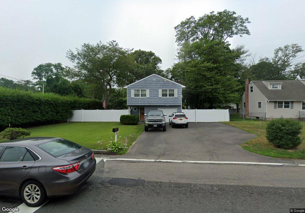 4 Coates Ave N, Holbrook, NY 11741 - photo 1