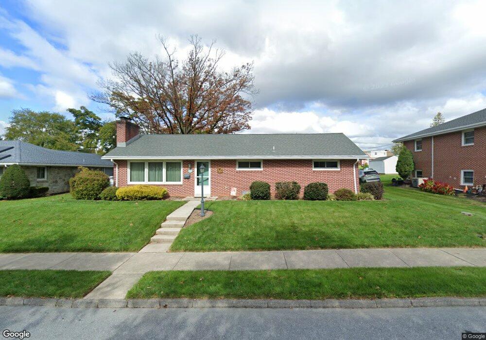 433 Cedar Ave, Hershey, PA 17033 - photo 1