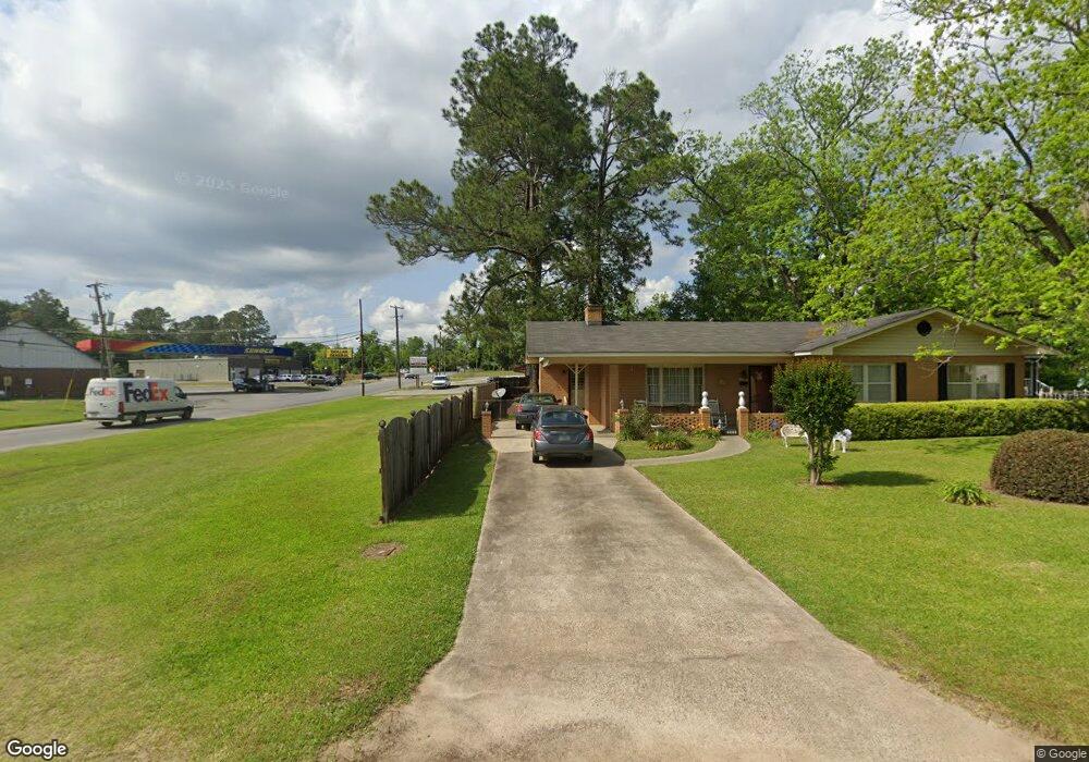 815 W Oconee St, Fitzgerald, GA 31750 - photo 1