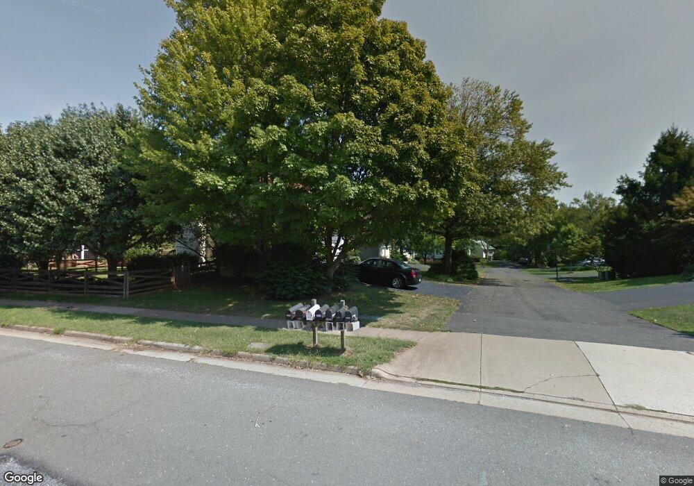 13221 Stone Heather Dr, Herndon, VA 20171 - photo 1