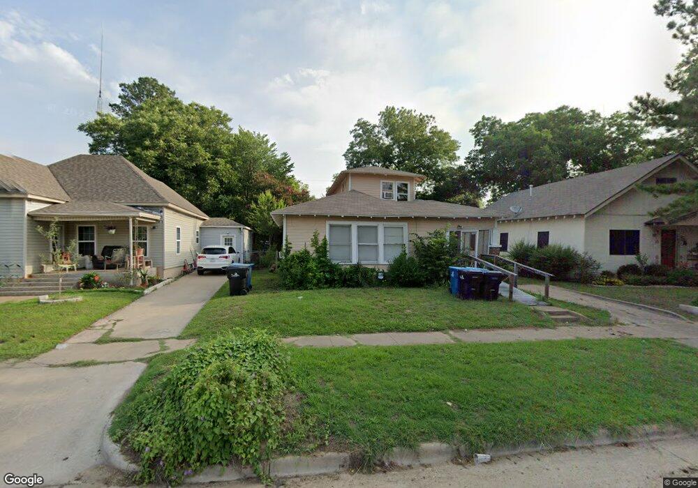 1025 W Crawford St, Denison, TX 75020 - photo 1