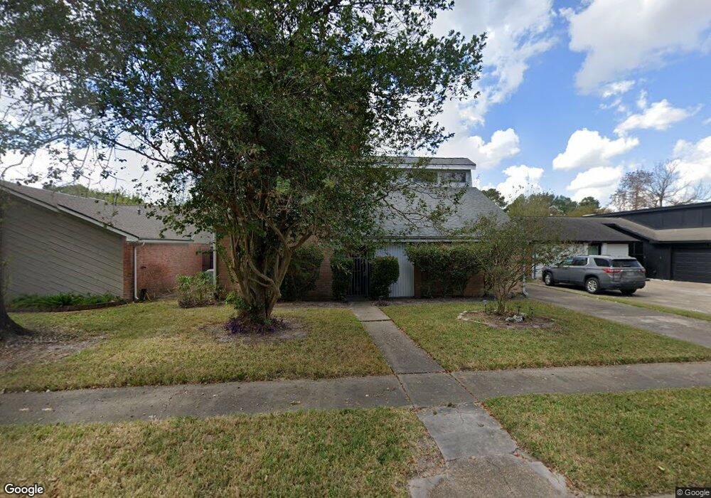 8711 Wildforest Dr, Houston, TX 77088 - photo 1