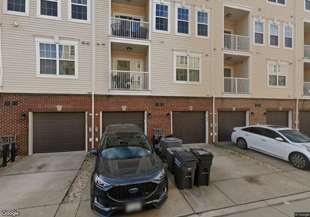 43501 Town Gate Square, Chantilly, VA 20152 - photo 1