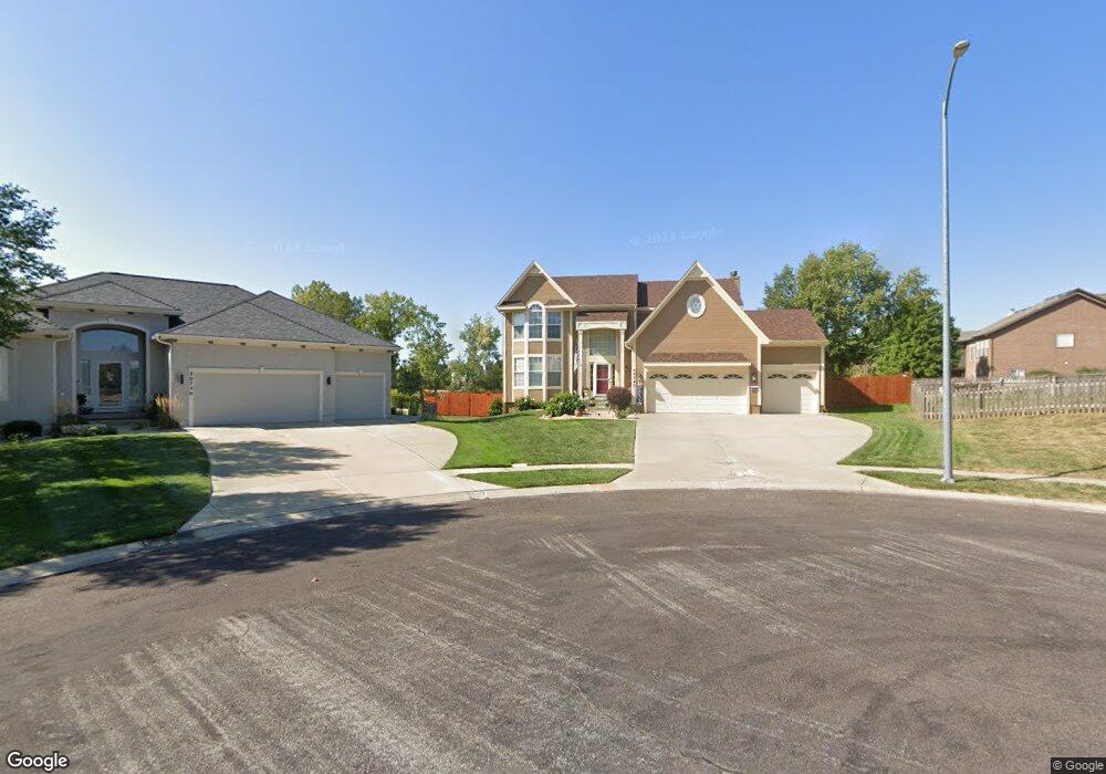 20740 S Skyview Ln, Spring Hill, KS 66083 - photo 1