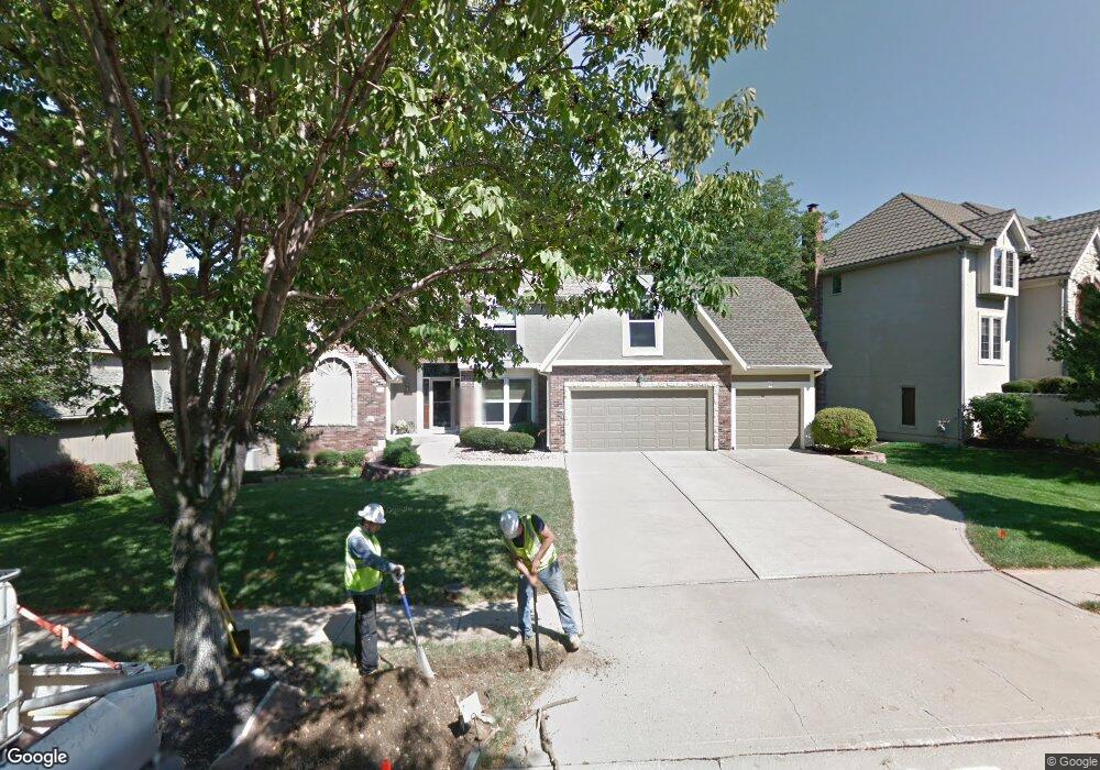 15013 Rhodes Cir, Lenexa, KS 66215 - photo 1