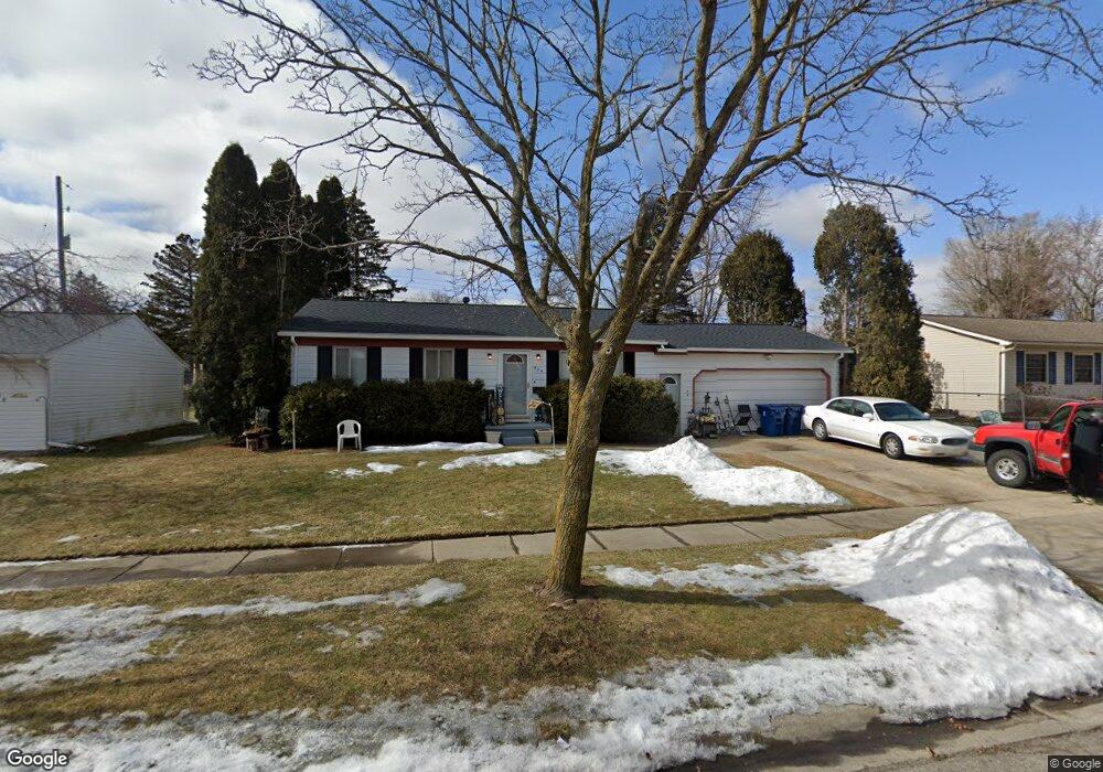 824 Hemlock Dr, Davison, MI 48423 - photo 1