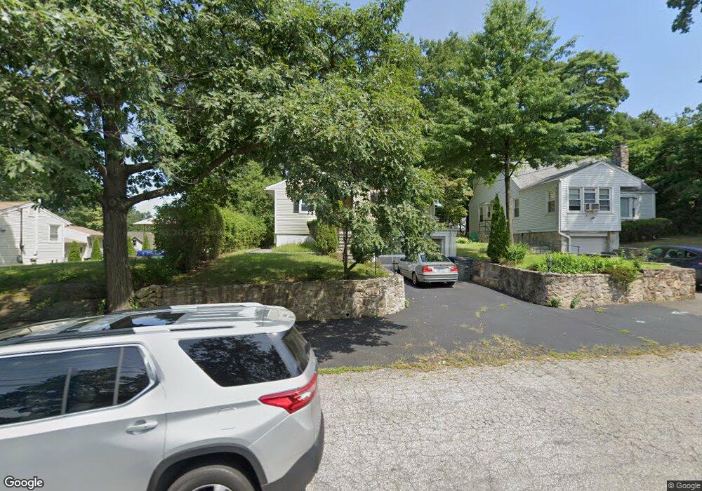 32 Eastway Rd, Bridgeport, CT 06606 - photo 1