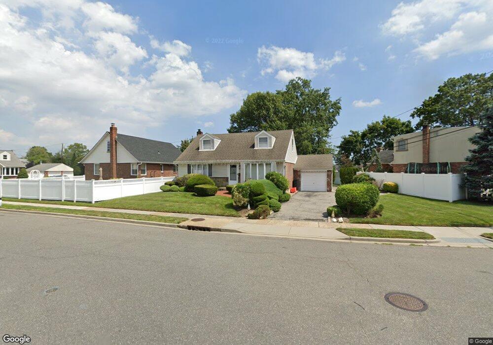 1144 Ferngate Dr, Franklin Square, NY 11010 - photo 1