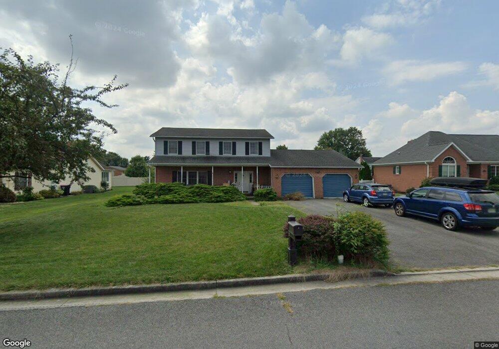 518 Hilltop Cir, Greencastle, PA 17225 - photo 1