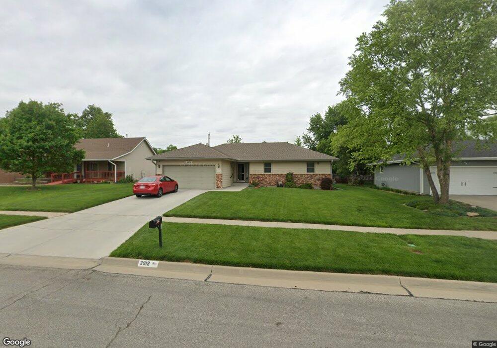 3912 SW 40th St, Topeka, KS 66610 - photo 1
