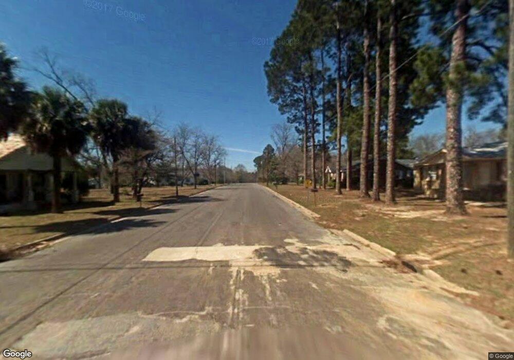 814 W Graham St, Mc Rae, GA 31055 - photo 1