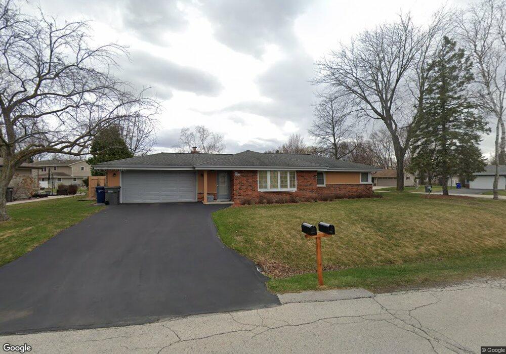 S69W13617 Bristlecone Ln, Muskego, WI 53150 - photo 1