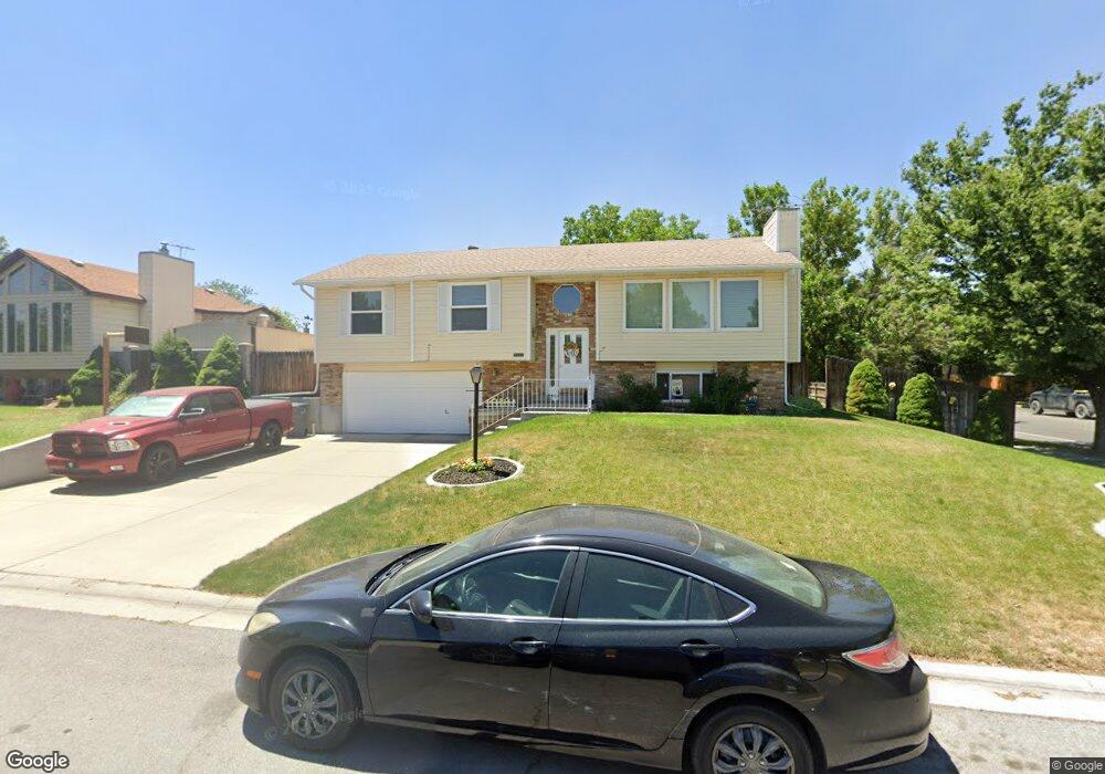 9802 S Iverness Cir, South Jordan, UT 84009 - photo 1