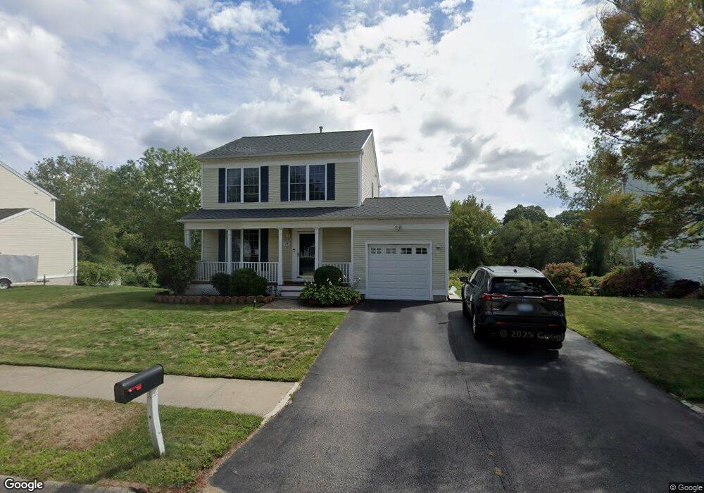 72 Tum-A-lum Cir, Westerly, RI 02891 - photo 1