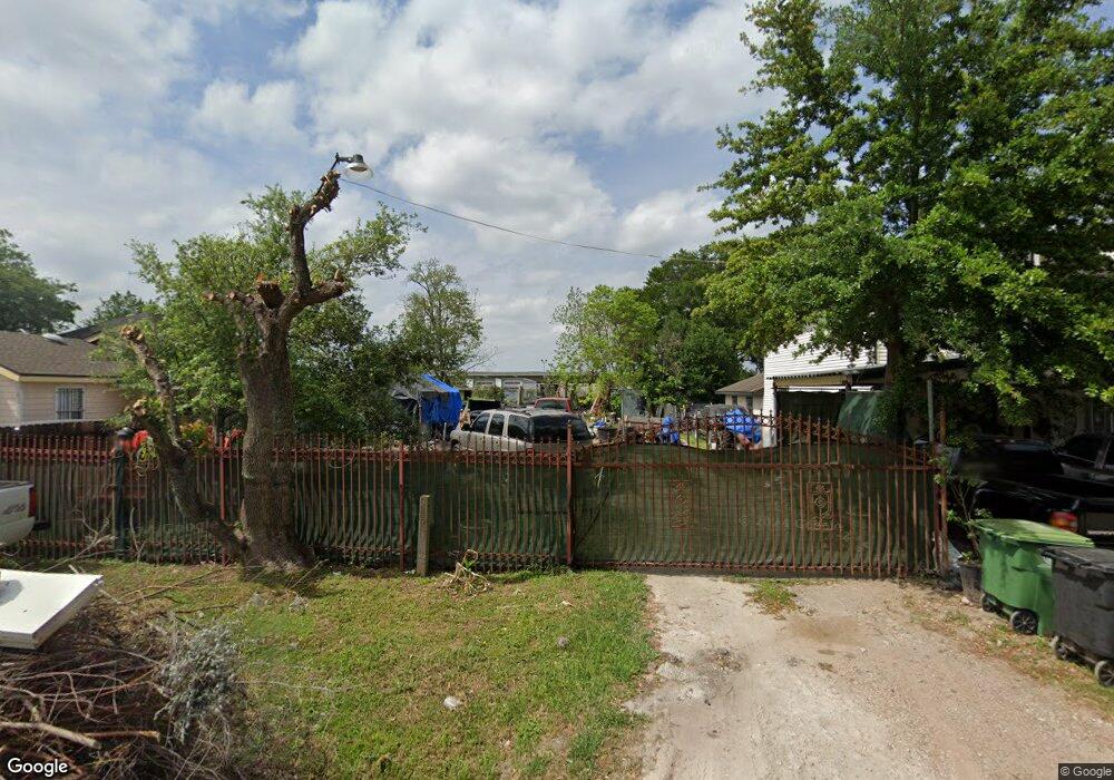 1303 De Boll St, Houston, TX 77022 - photo 1