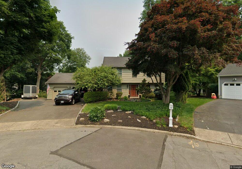 82 Deer Run Rd, Fairfield, CT 06824 - photo 1