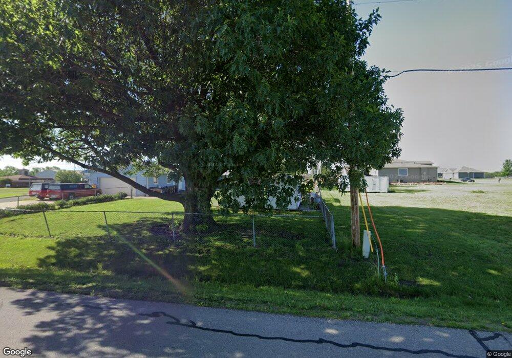 8445 SW 29th St, Topeka, KS 66614 - photo 1