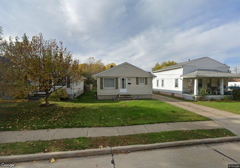 1546 Robindale St, Wickliffe, OH 44092 - photo 1