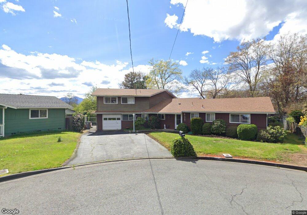 1215 NE Dudley Dr, Grants Pass, OR 97526 - photo 1