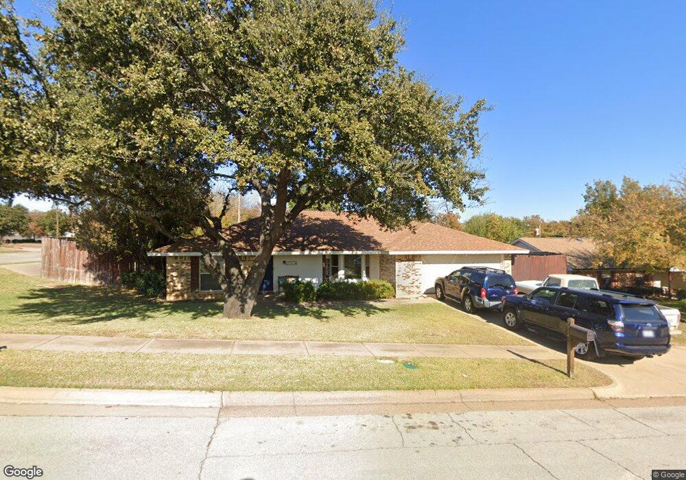 752 Spring Valley Dr, Hurst, TX 76054 - photo 1