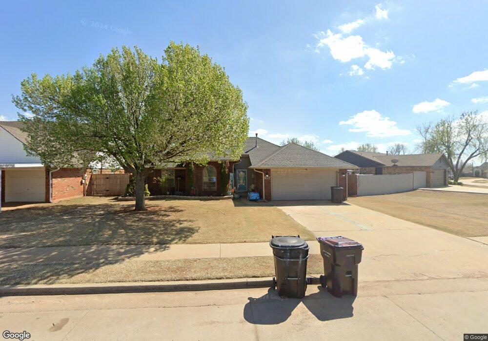 1300 NE 23rd St, Moore, OK 73160 - photo 1