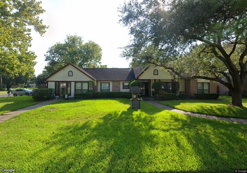 1407 Edinburgh Dr, Friendswood, TX 77546 - photo 1