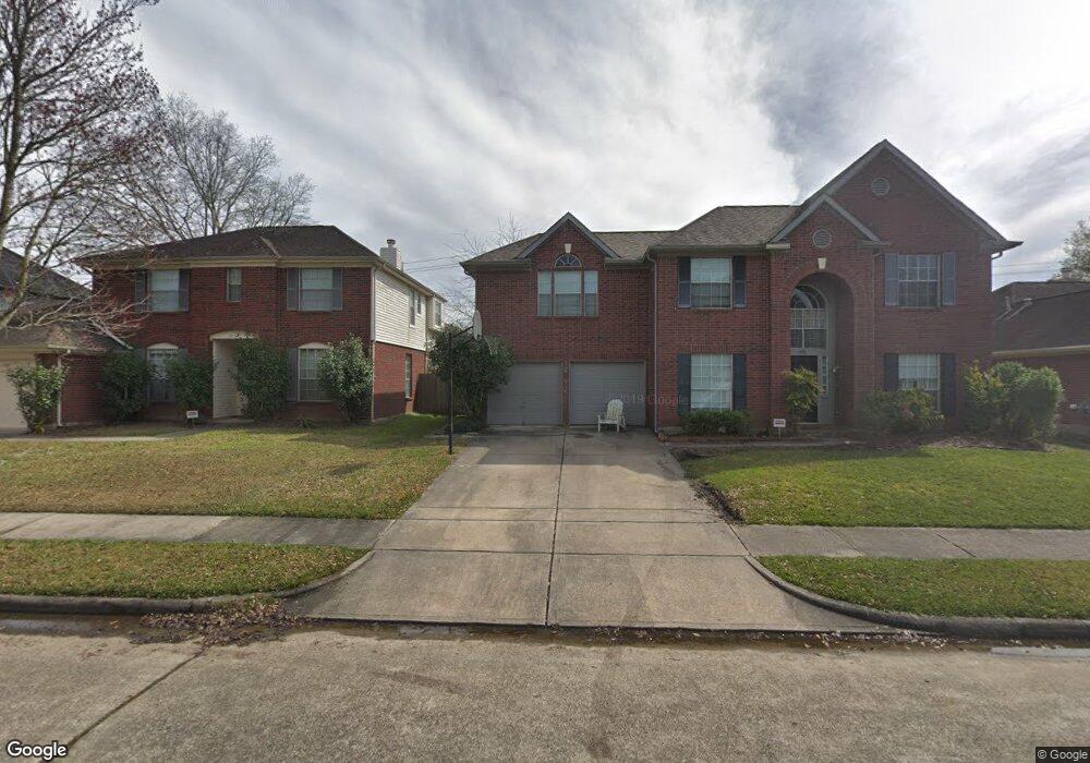 4915 Widerop Ln, Friendswood, TX 77546 - photo 1