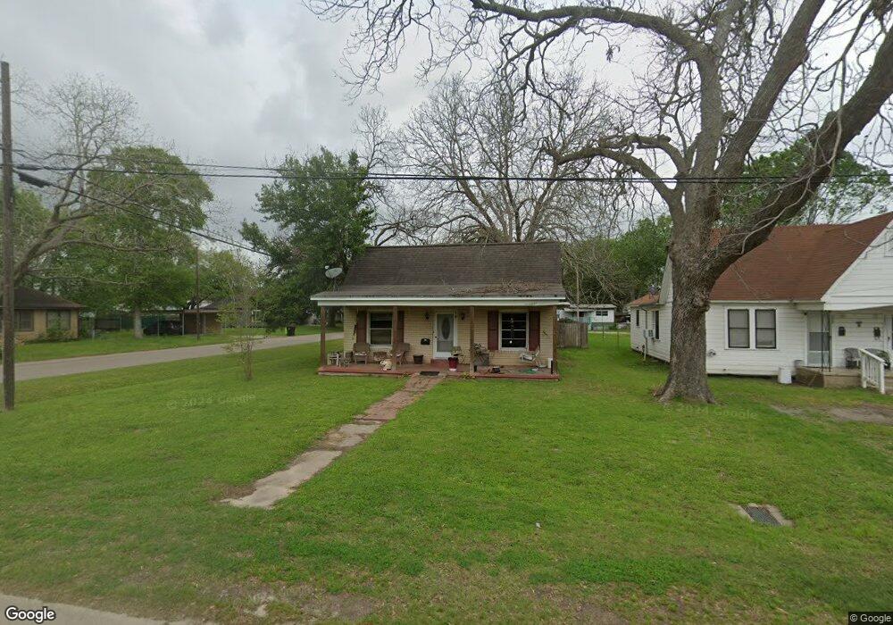 2405 9th St, Bay City, TX 77414 - photo 1