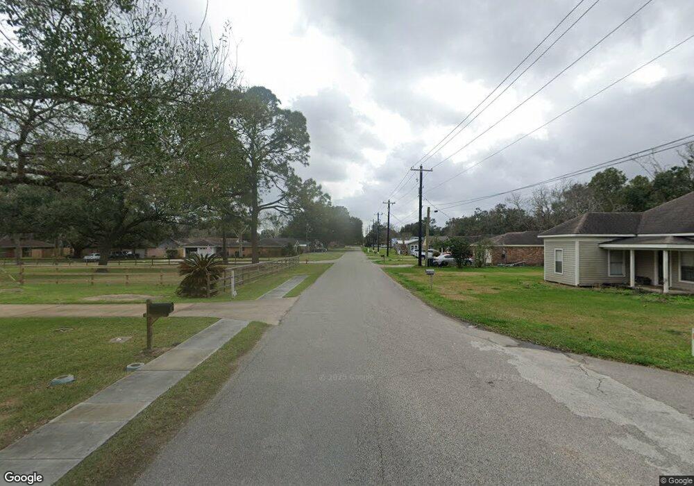 110 N Shirley St, Alvin, TX 77511 - photo 1