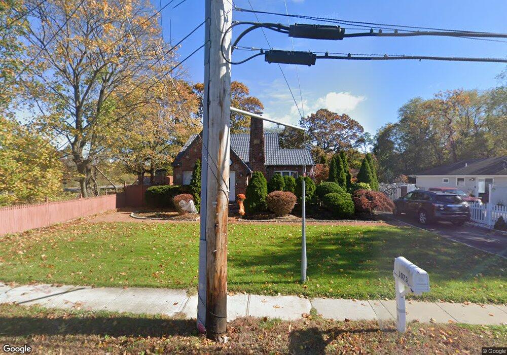 1073 Waverly Ave, Holtsville, NY 11742 - photo 1