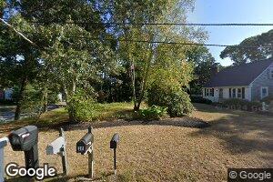 28 Frost Ln, Hyannis, MA 02601