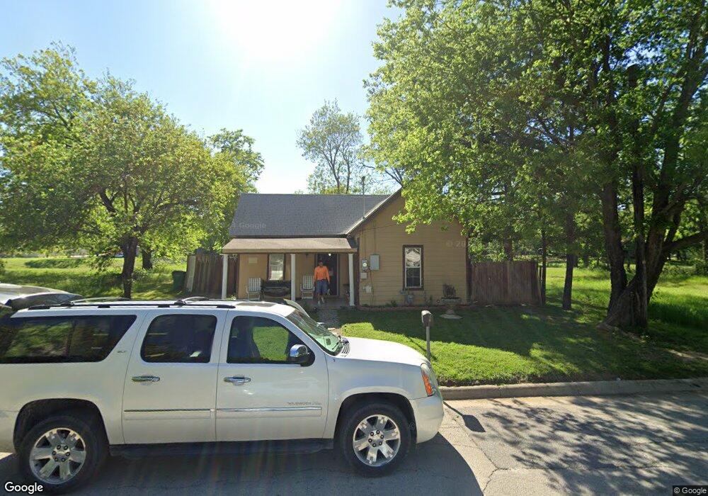 515 Gladys St, Gainesville, TX 76240 - photo 1