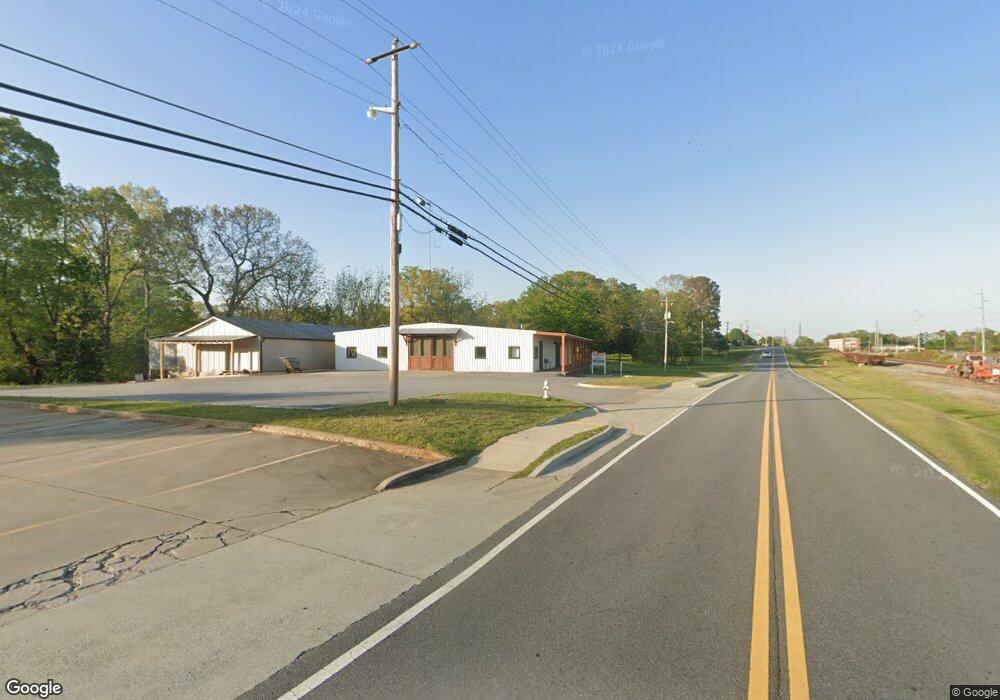 983 W Shadburn Ave, Buford, GA 30518 - photo 1