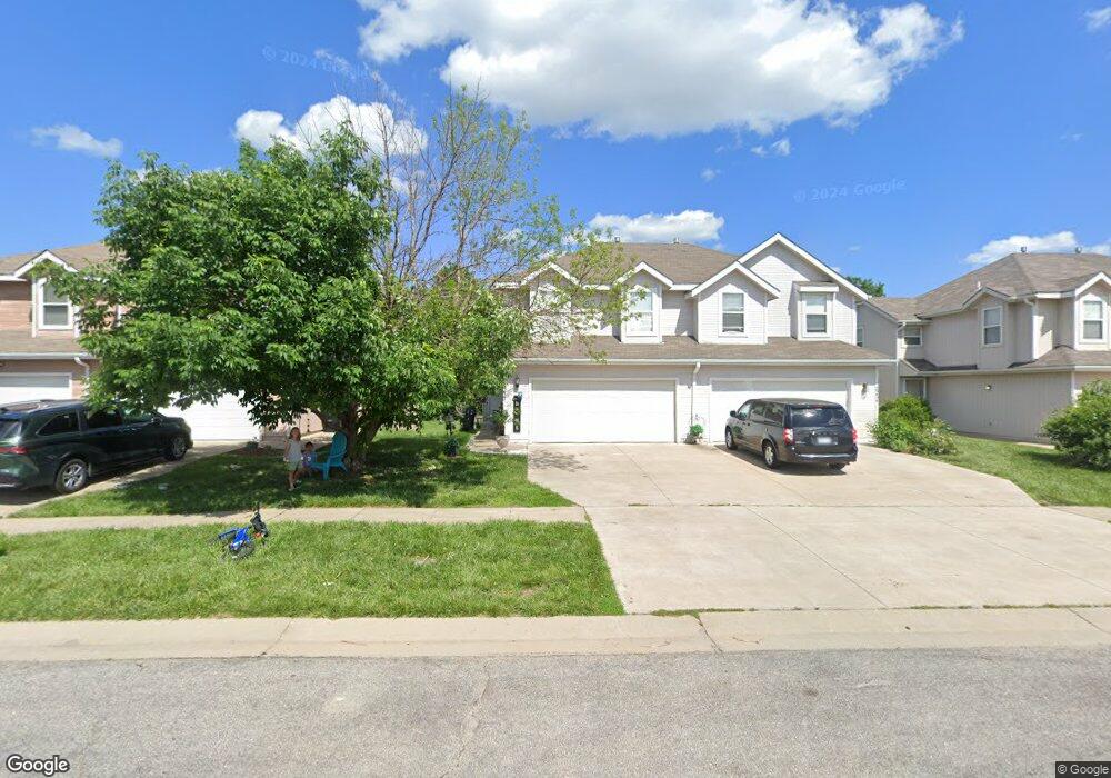 2232 SW Ancaster Rd, Topeka, KS 66614 - photo 1