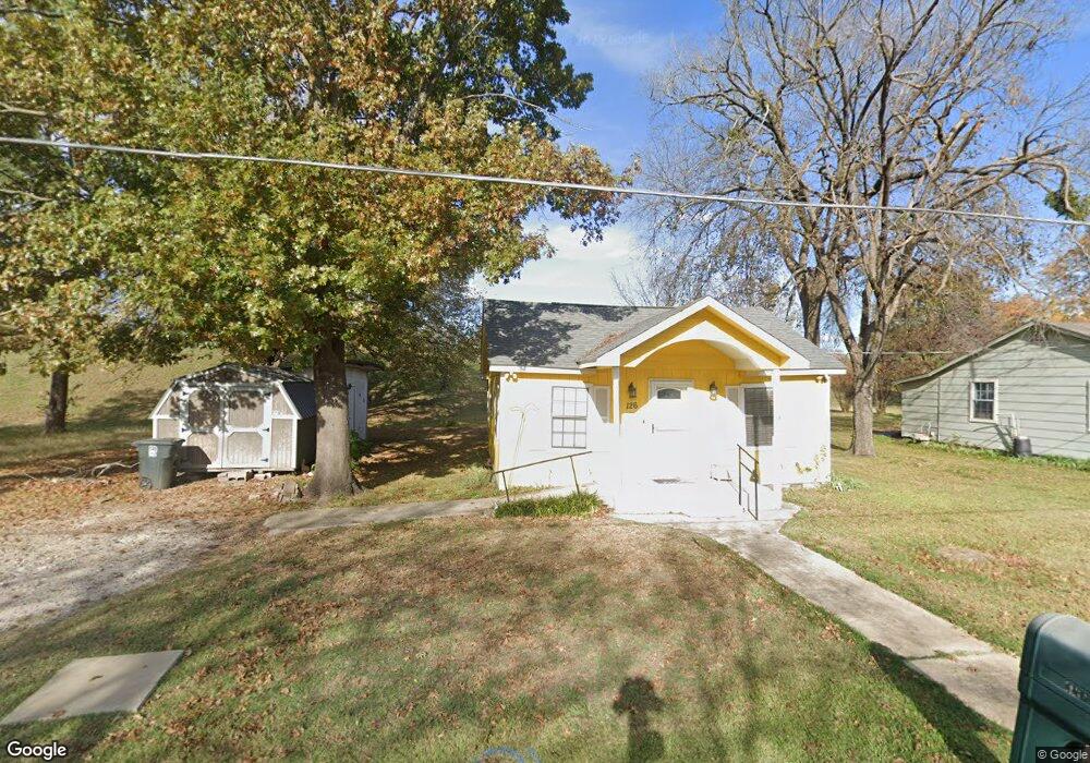 108 E Mulberry St, Durant, OK 74701 - photo 1