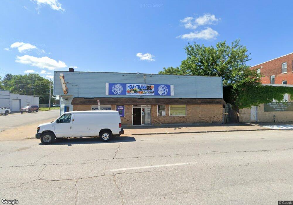 1101 W 3rd St, Davenport, IA 52802 - photo 1