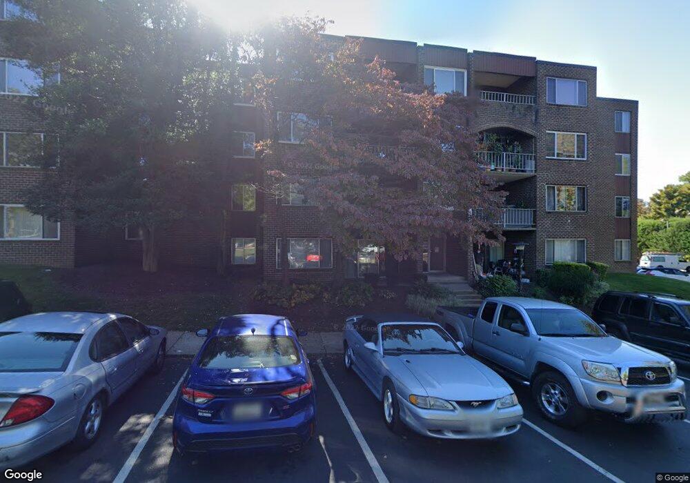 458 Girard St unit 104, Gaithersburg, MD 20877 - photo 1