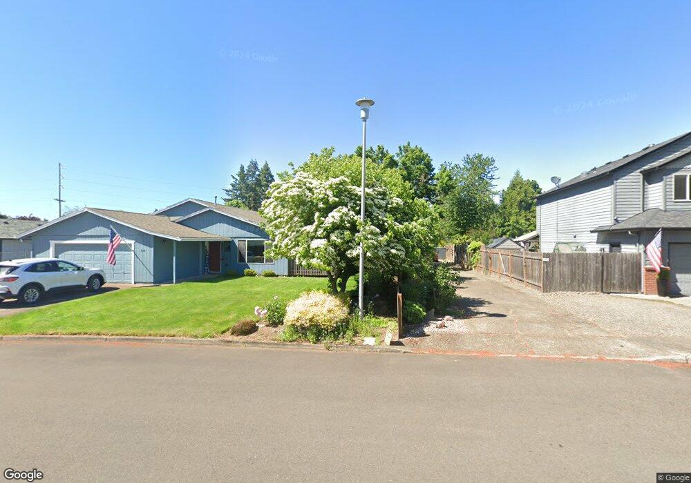 740 NE 17th Ave, Canby, OR 97013 - photo 1